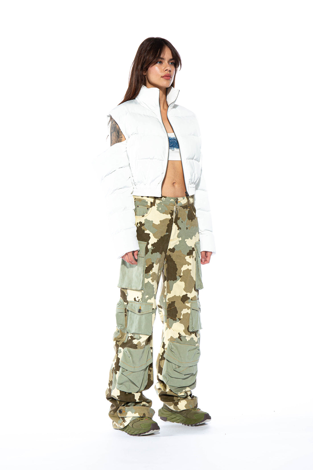 CUT OFF SHOULDER PUFFER JACKET