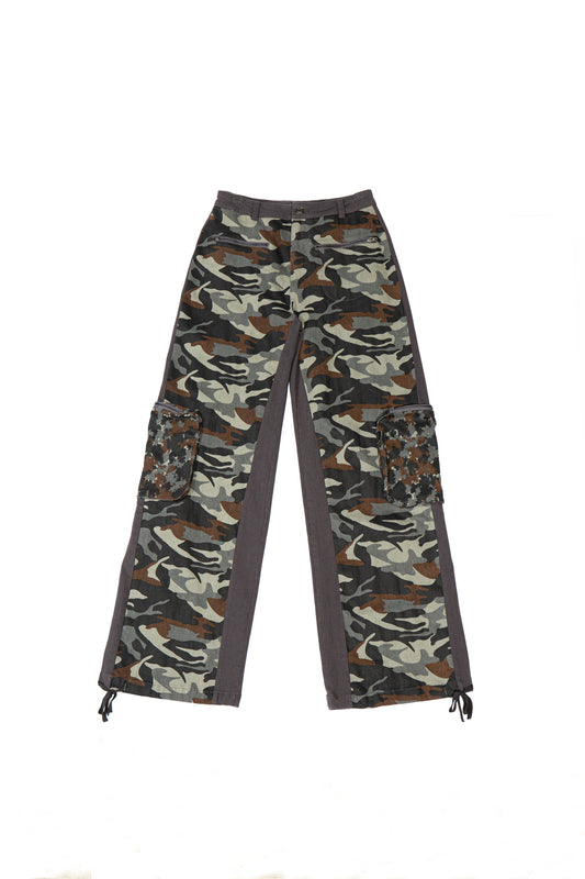 CAMO PATCH CARGO BAGGY PANTS